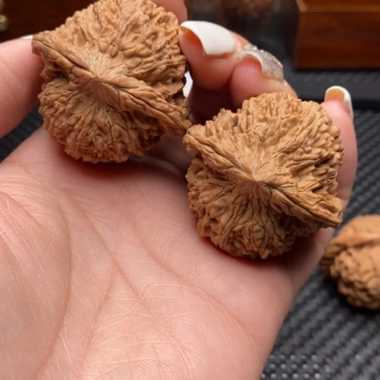 文玩核桃吊坠一***萄43全品满天星