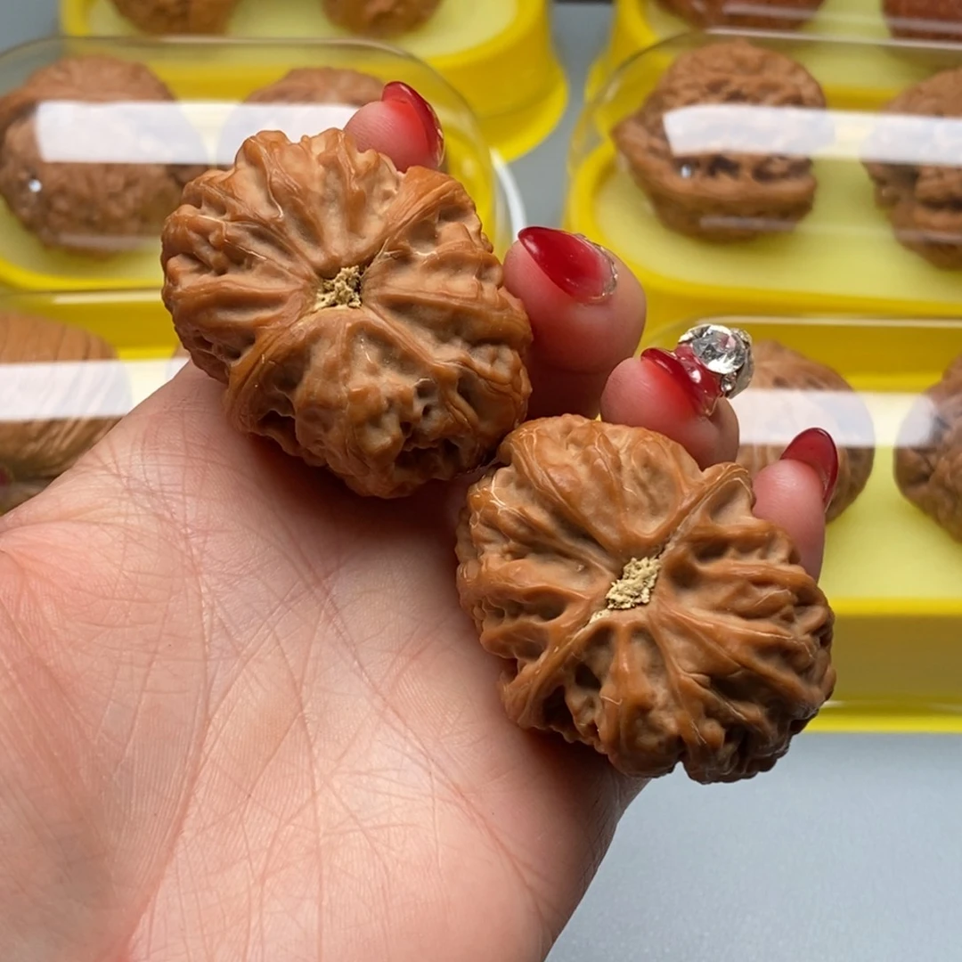 文玩核桃把件沧****桑44平谷方块