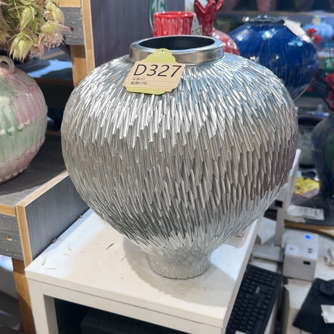 景德镇陶瓷艺术品涵*