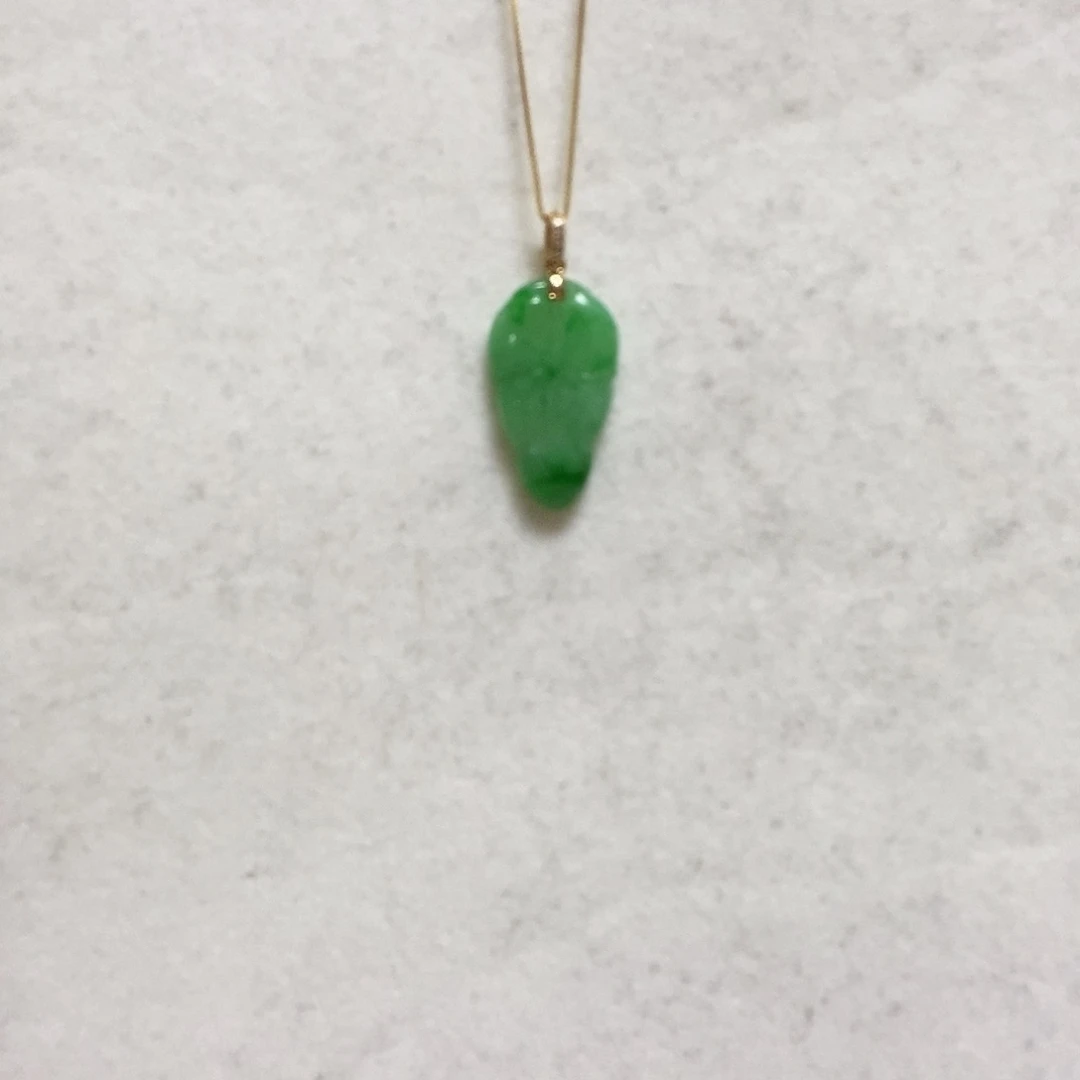 翡翠颈饰18K金镶嵌简单