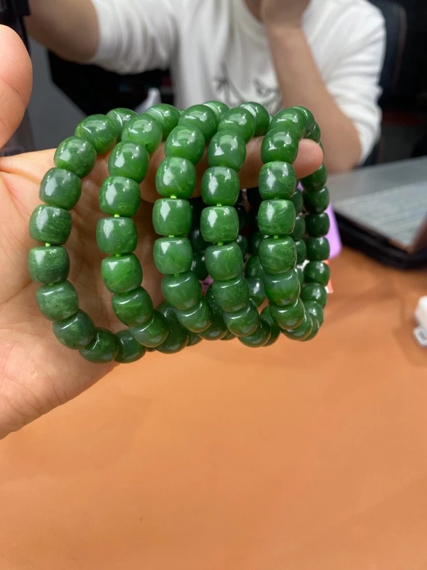 纯天然和田玉俄碧五号坑老料11多样性发货拍一发一