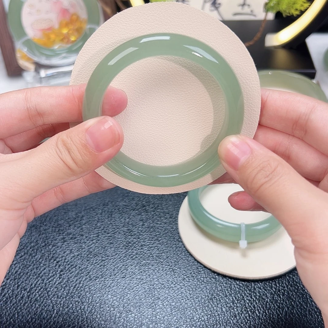 东陵石未镶嵌手镯