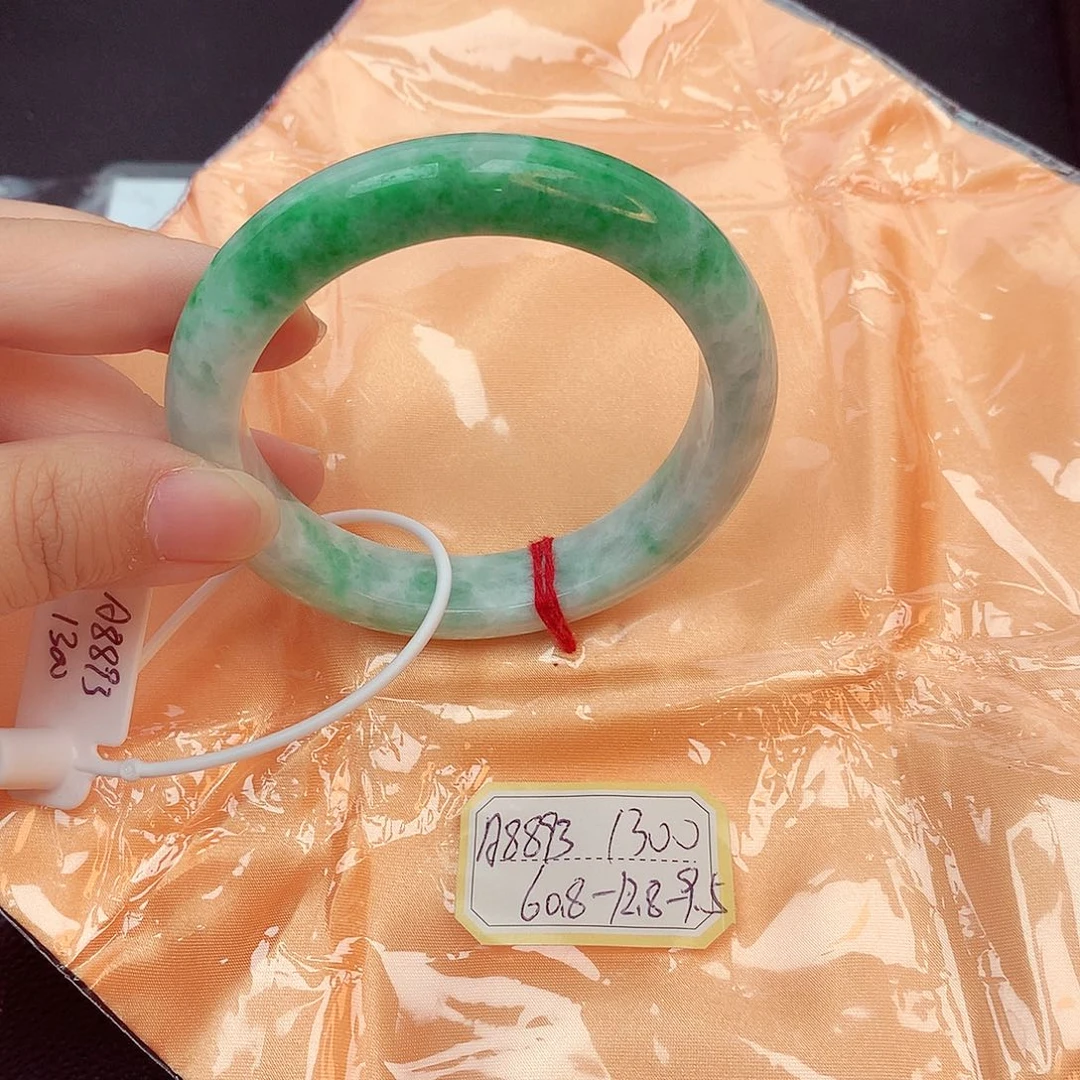 翡翠未镶嵌手镯缅甸翡翠