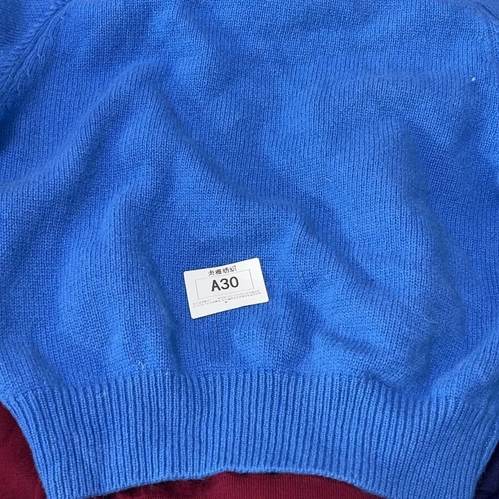 羊绒30羊绒衣服蓝色