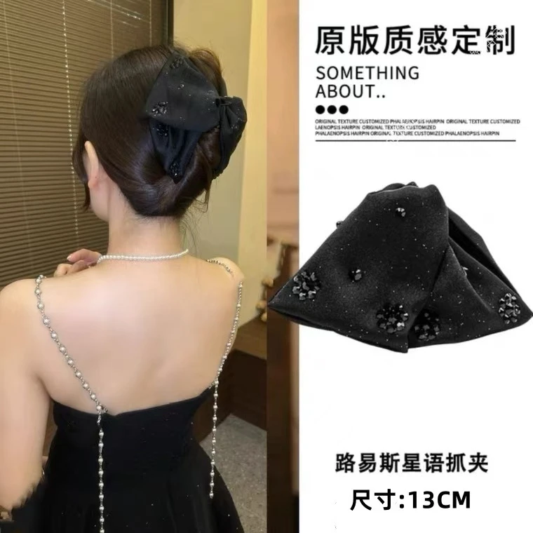 高端赫本风路易斯抓夹2025新款黑色水钻三角鲨鱼夹半扎发夹子头饰