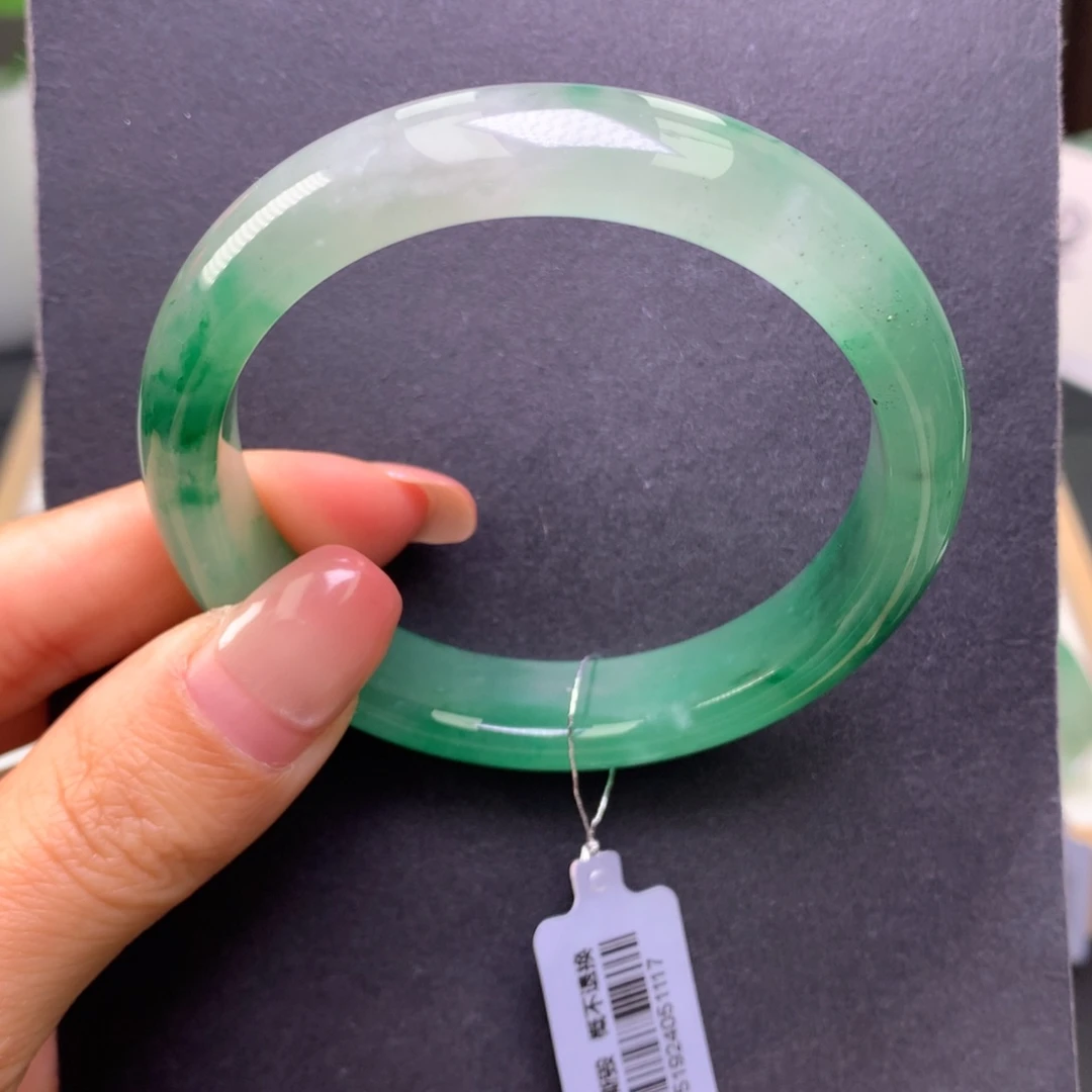 石英质玉（非洲翠）未镶嵌手镯