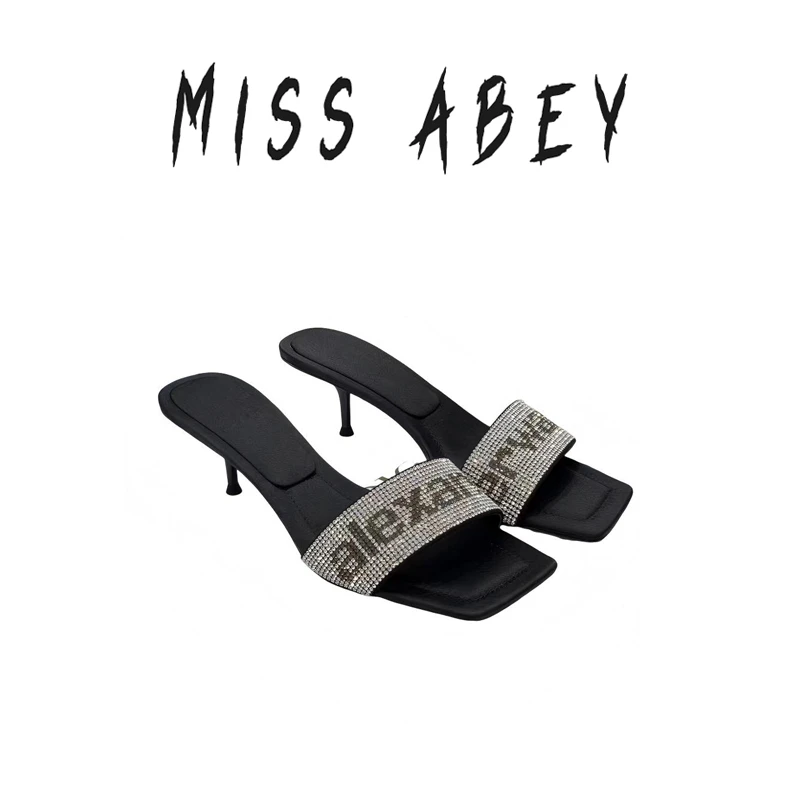 25年新款露趾方头水钻字母细跟拖鞋女性感外穿猫跟一字拖凉拖鞋女