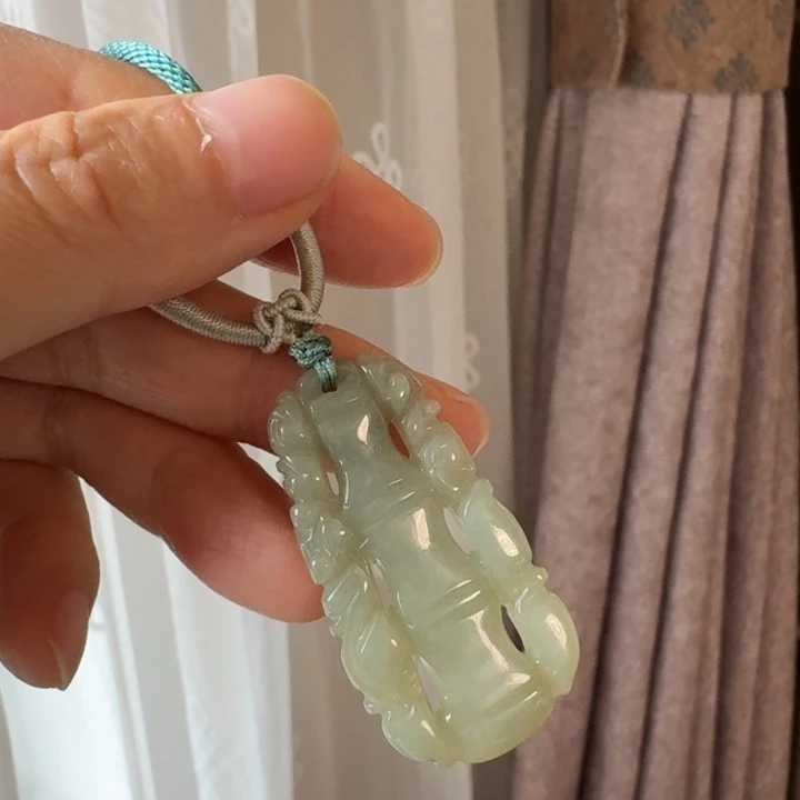 翡翠未镶嵌颈饰竹节