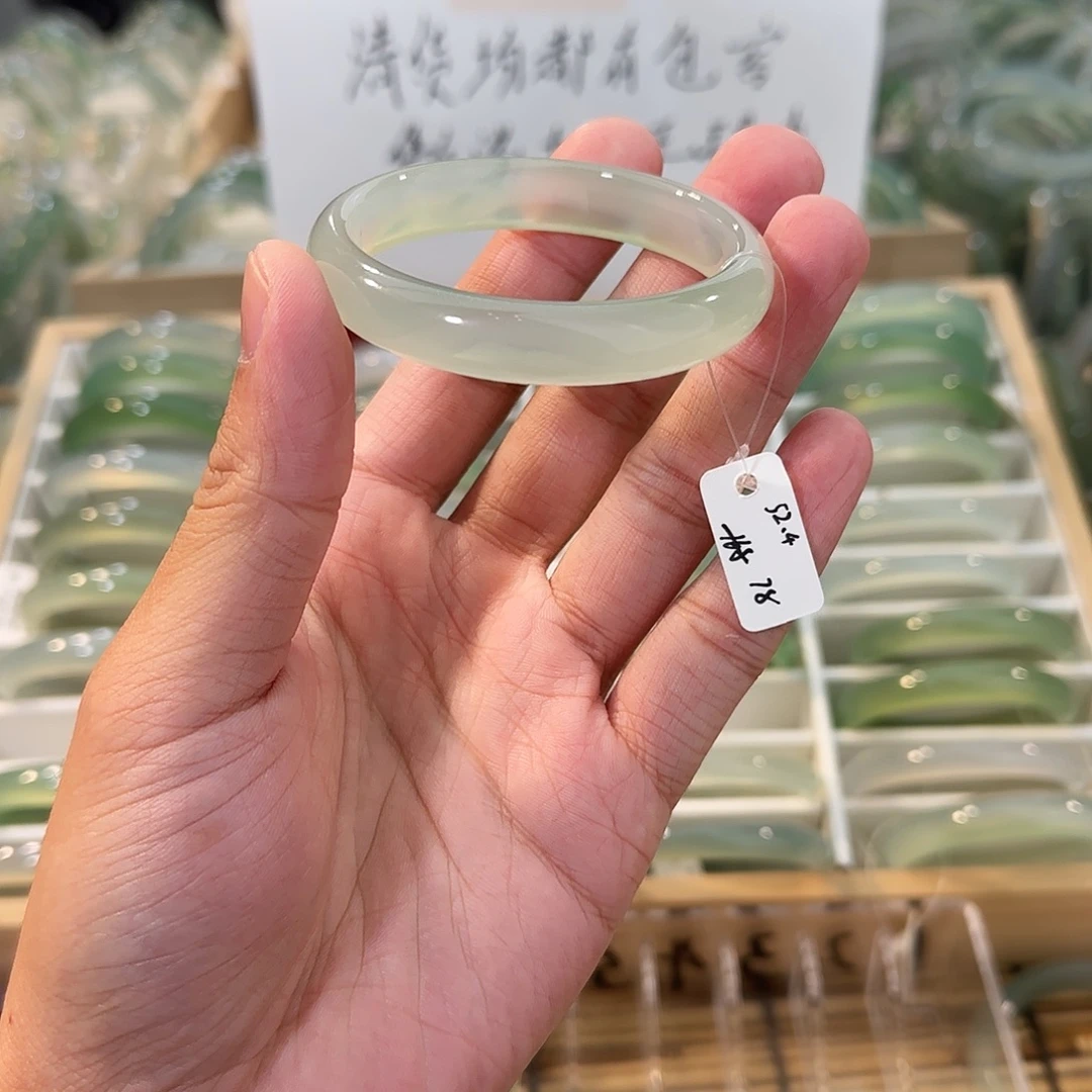 玛瑙/玉髓未镶嵌手镯圈口52.4