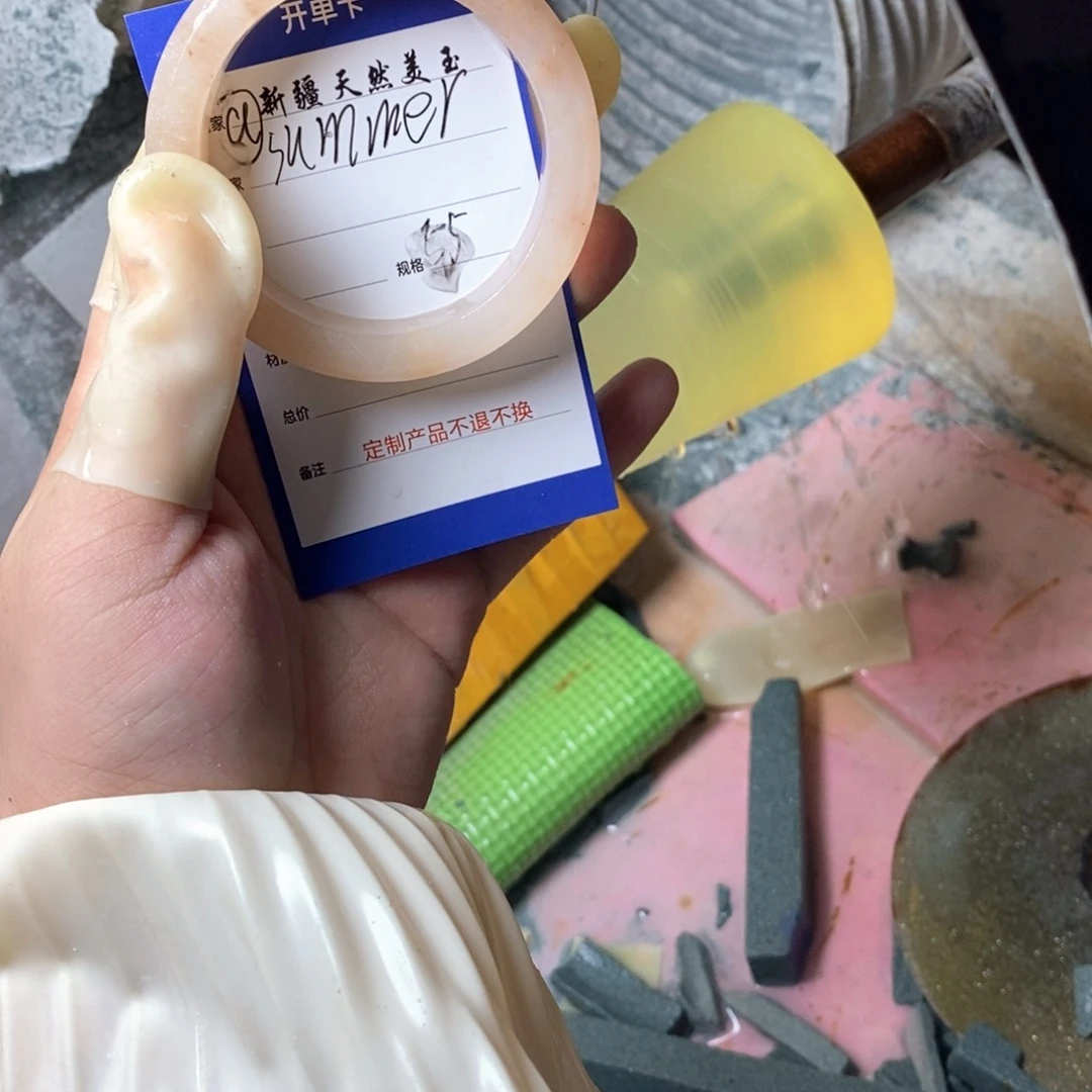 定制石英质玉95447886
