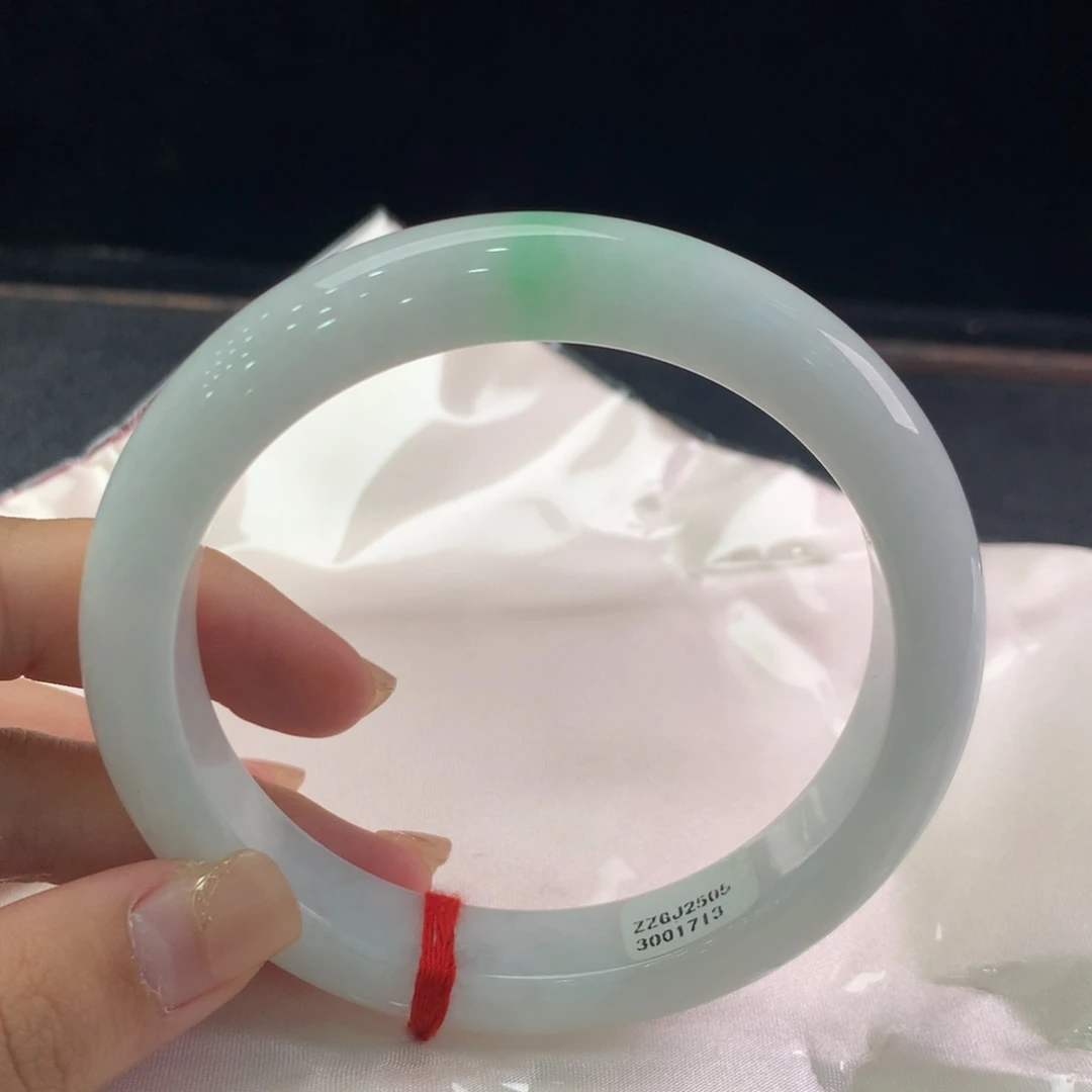 翡翠未镶嵌手镯缅甸A货翡翠 白底阳绿64 65