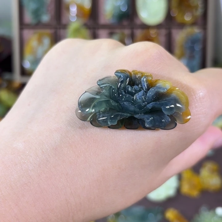 未镶嵌蛇纹石玉颈饰