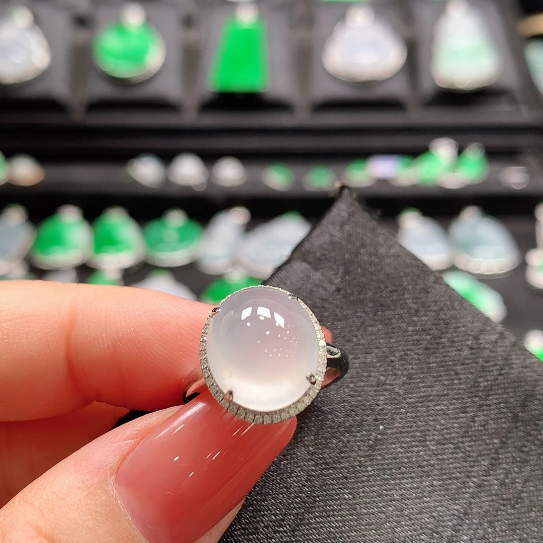 翡翠18K金镶嵌戒指戒指