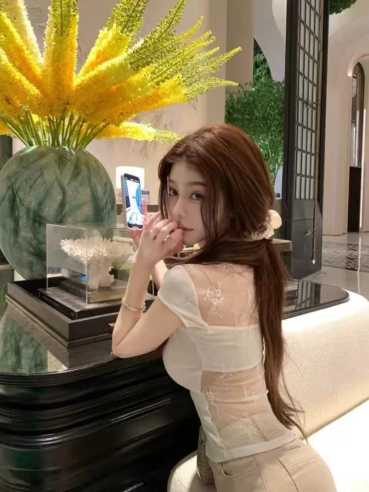 纯欲风方领短袖针织T恤女夏季蕾丝拼接修身内搭黑色紧身显瘦上衣