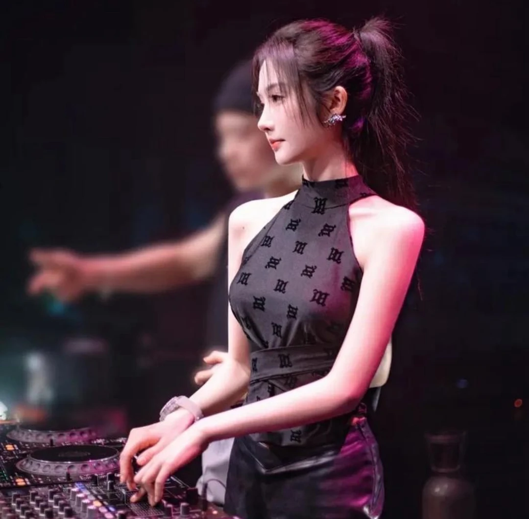 3号【全视频】DJ画面600首➕300首DJ歌曲车载ｕ盘