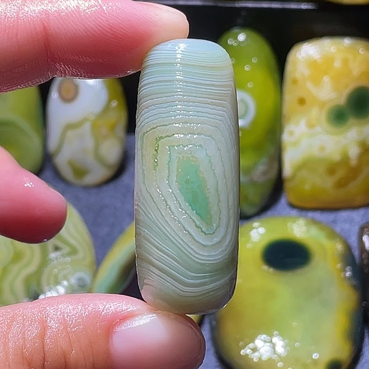 玛瑙/玉髓未镶嵌珠宝奇石