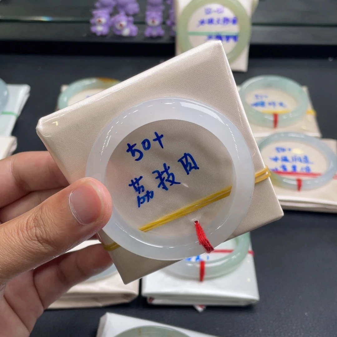 翡翠未镶嵌手镯翡翠手镯