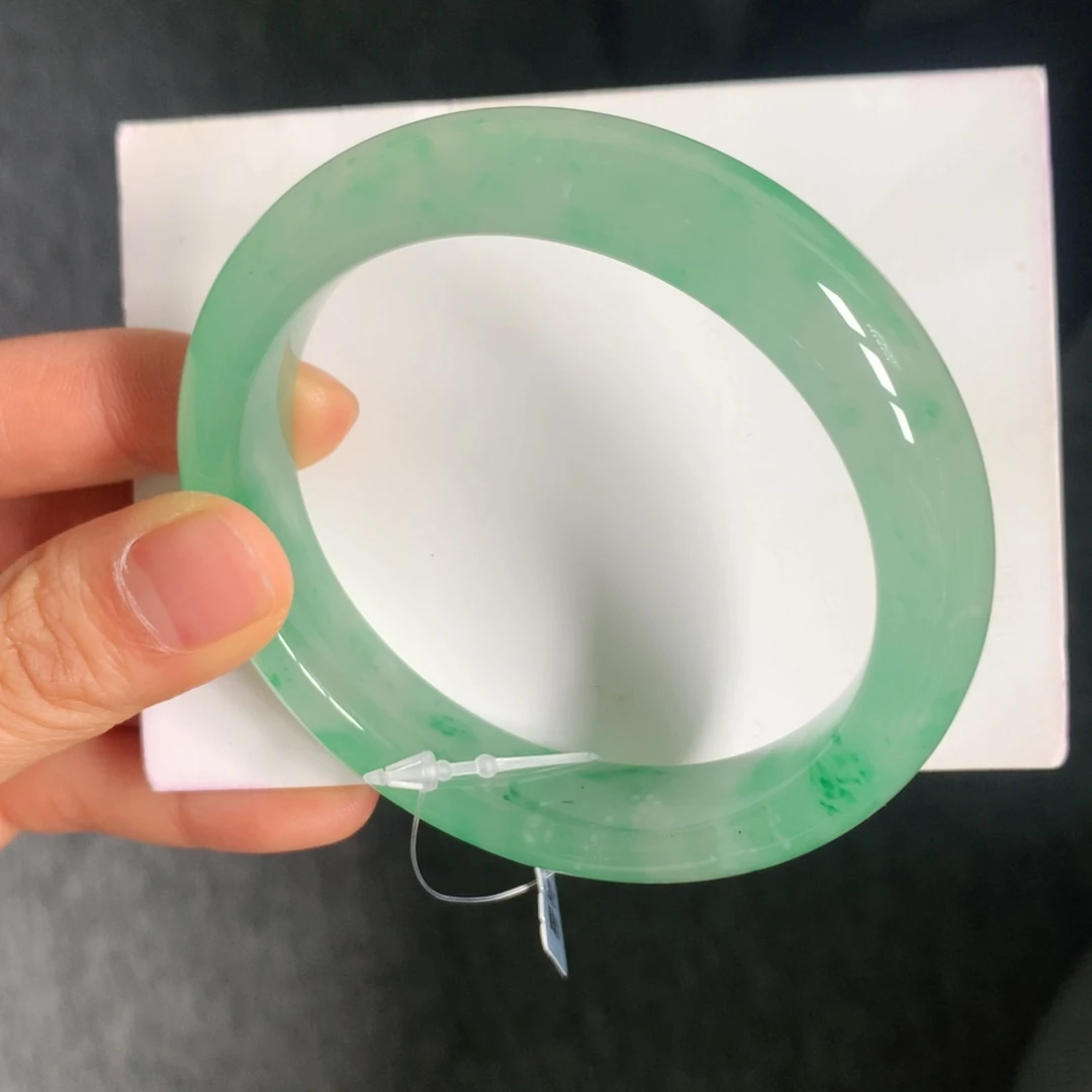 石英质玉（非洲翠）未镶嵌手镯