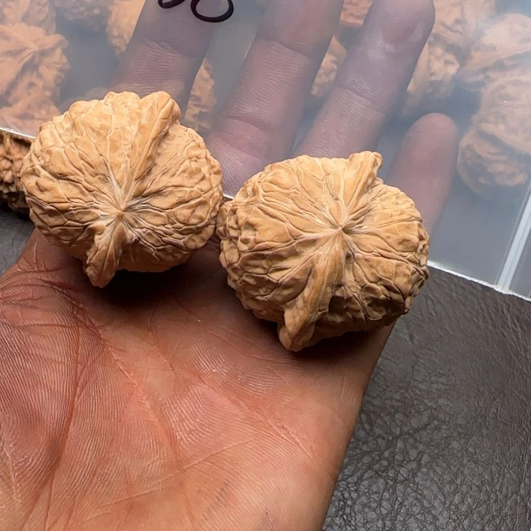 小***黄文玩核桃吊坠南瓜文玩儿核桃