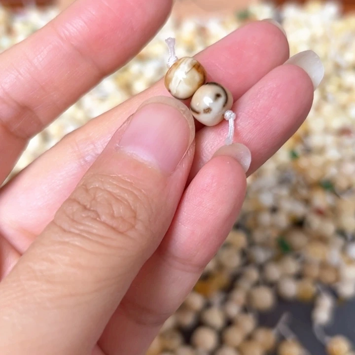 裸石蜜蜡未镶嵌8mm一对