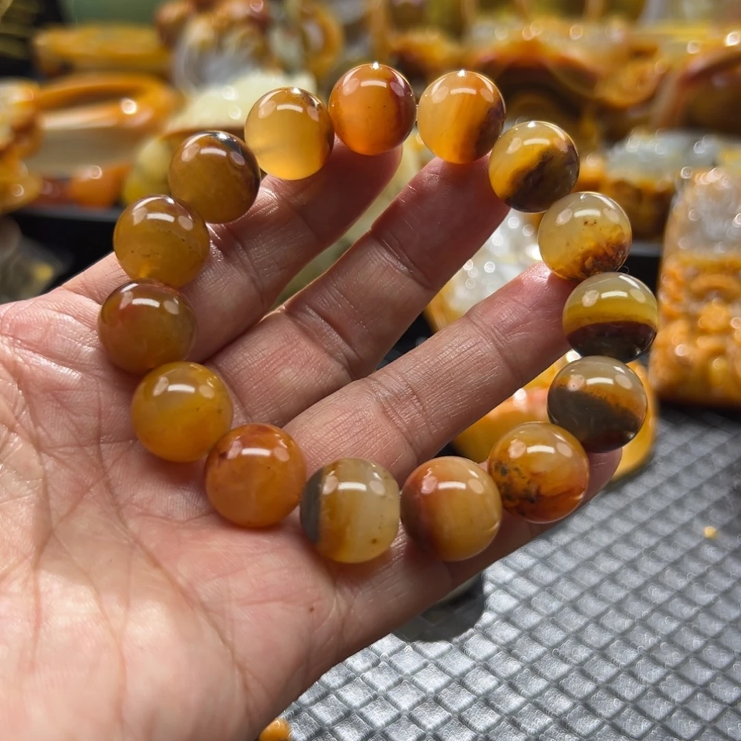 石英质玉未镶嵌颈饰