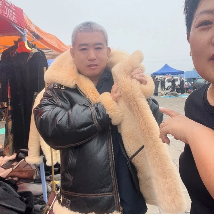 阿****宿200斤穿皮毛一体男