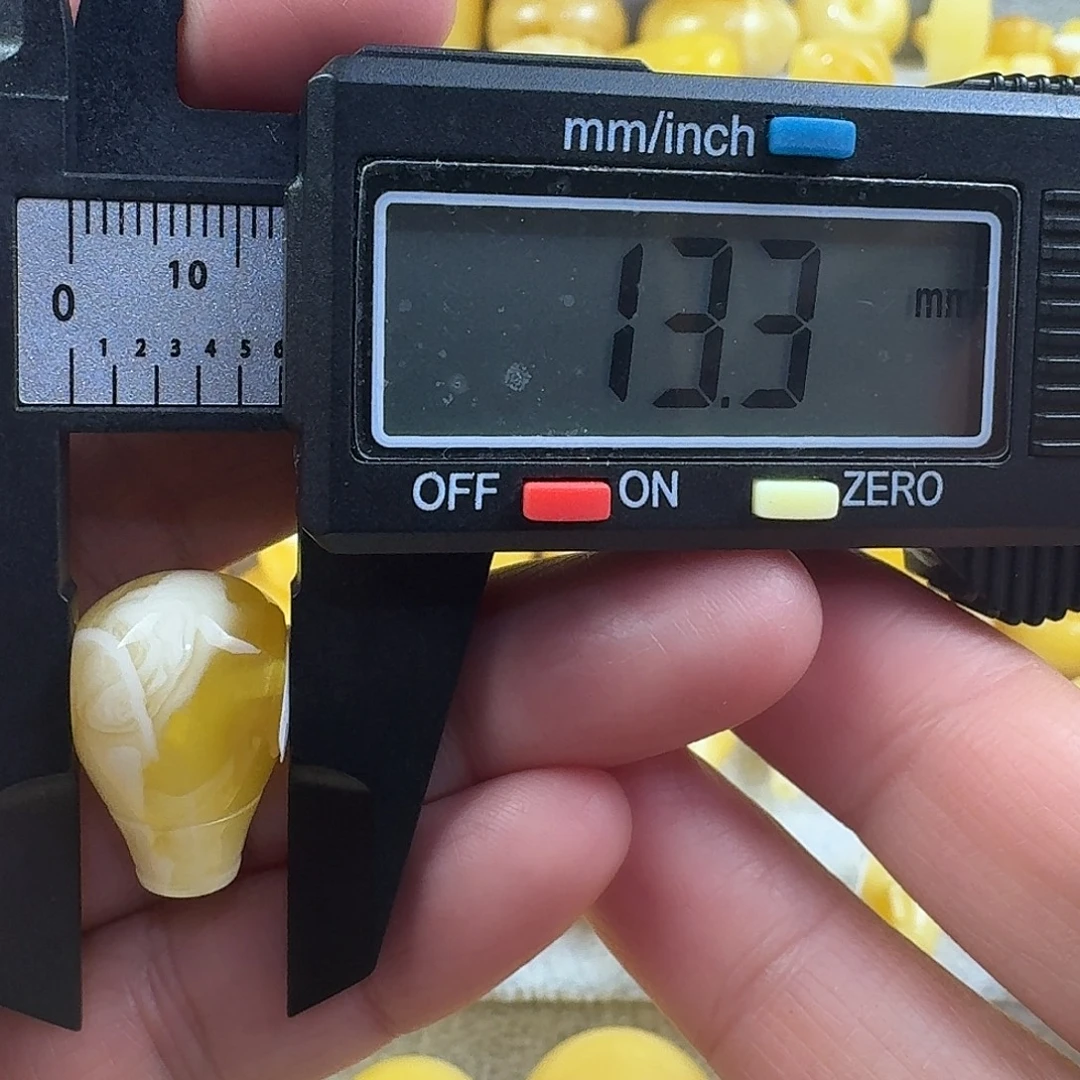 蜜蜡未镶嵌裸石17