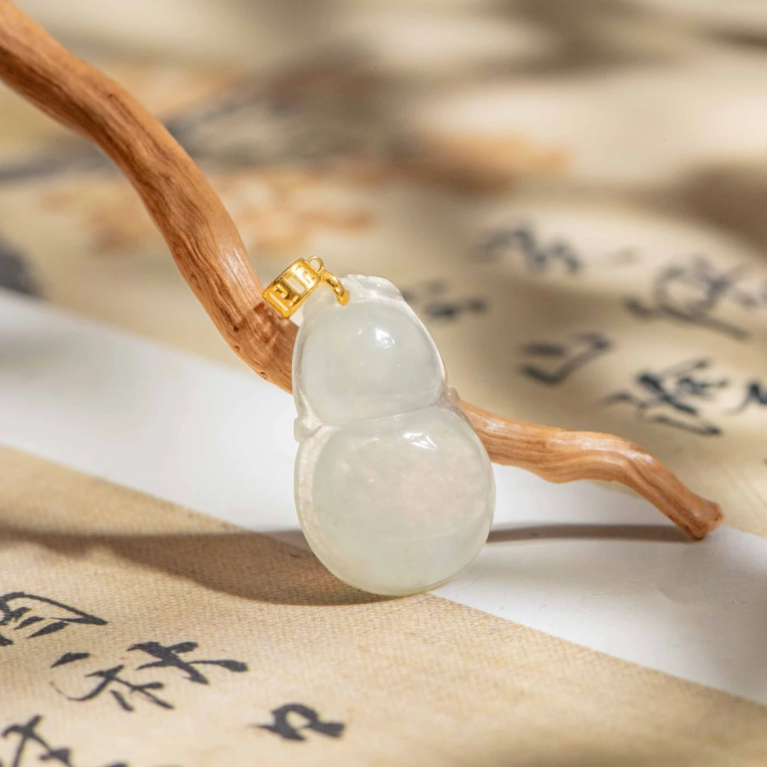 【旷世璀璨盛宴】翡翠白冰葫芦18K回纹扣多样性发一件B1030185