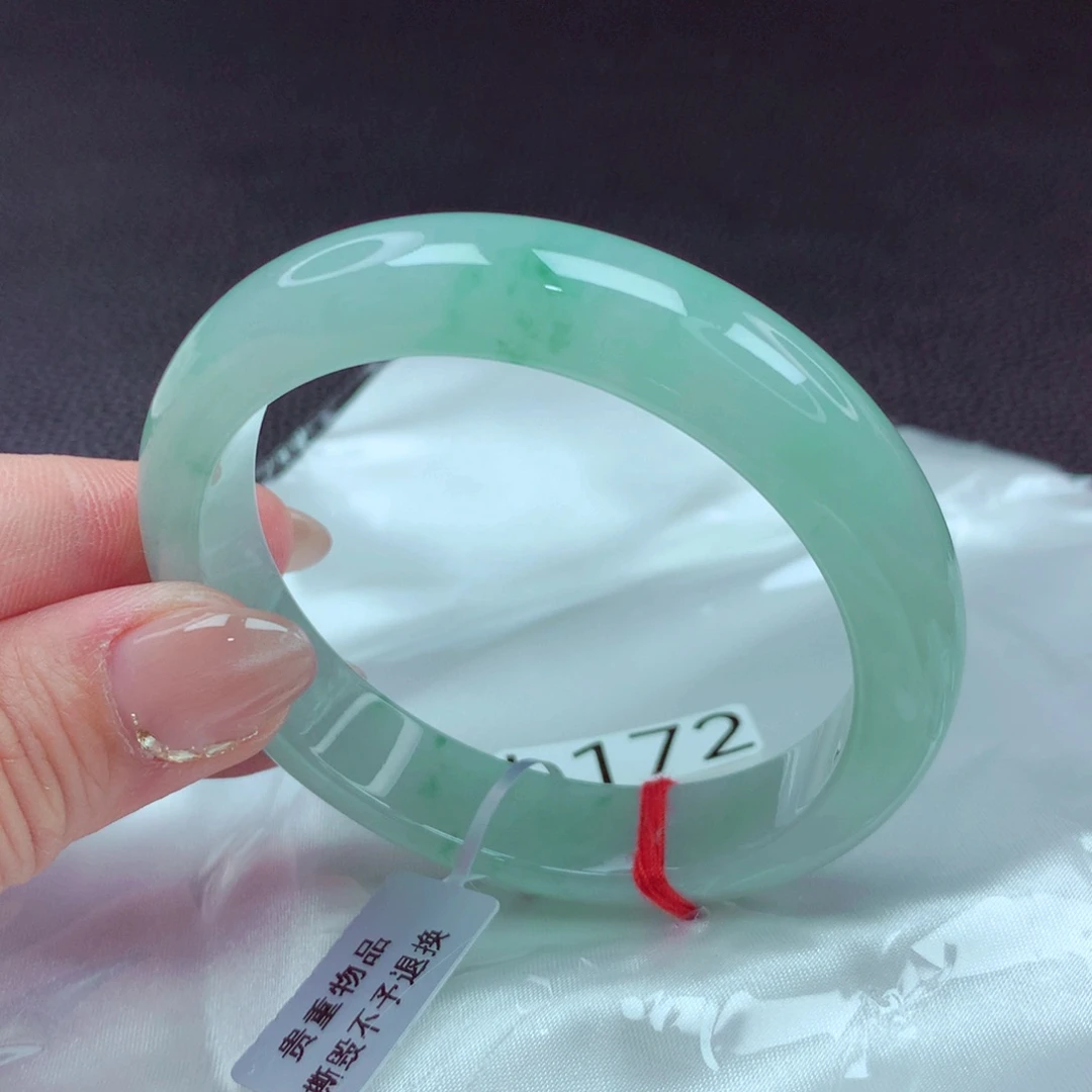 翡翠手镯未镶嵌手镯88