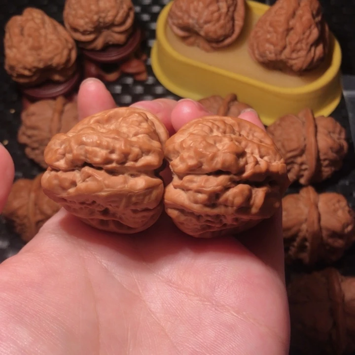 嘬***儿文玩核桃把件蛙王