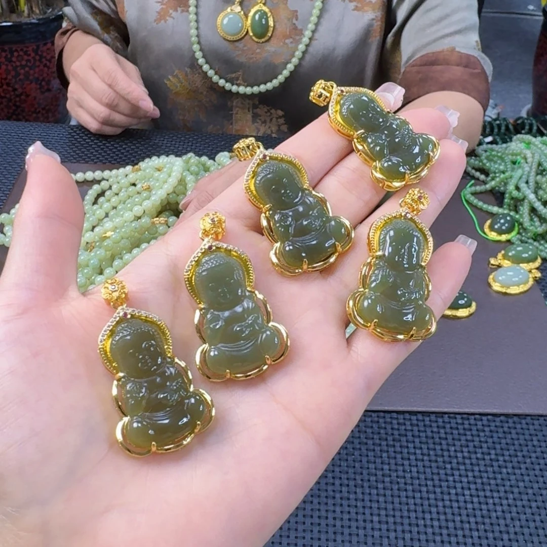 和田玉合金颈饰发其一