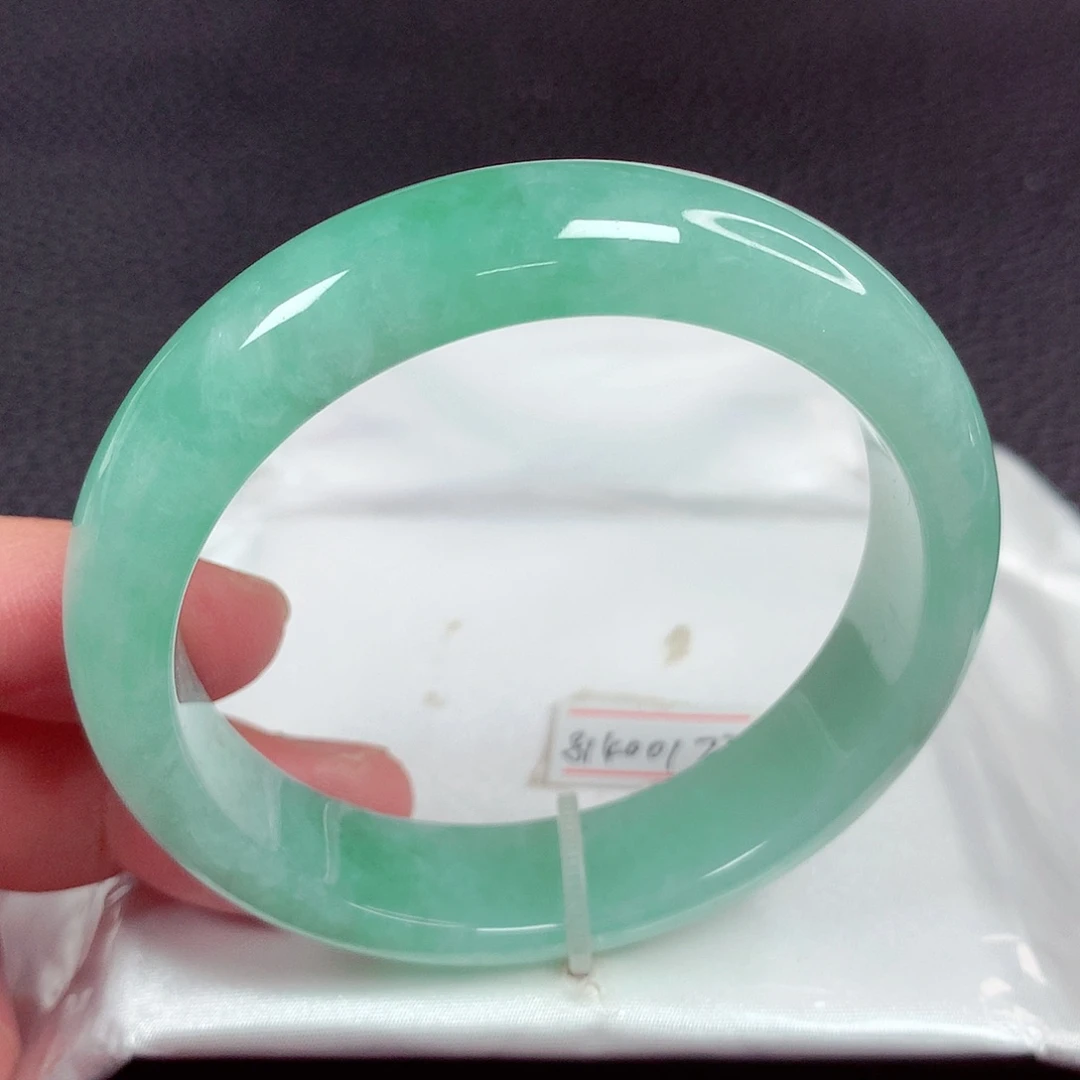 翡翠手镯未镶嵌天然翡翠手镯