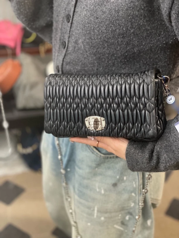 95新 MIU MIU/缪缪 阿白奢品/缪缪 单肩包