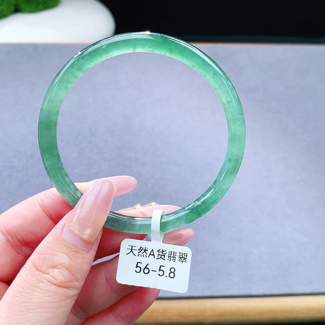 未镶嵌手镯（圆镯）翡翠