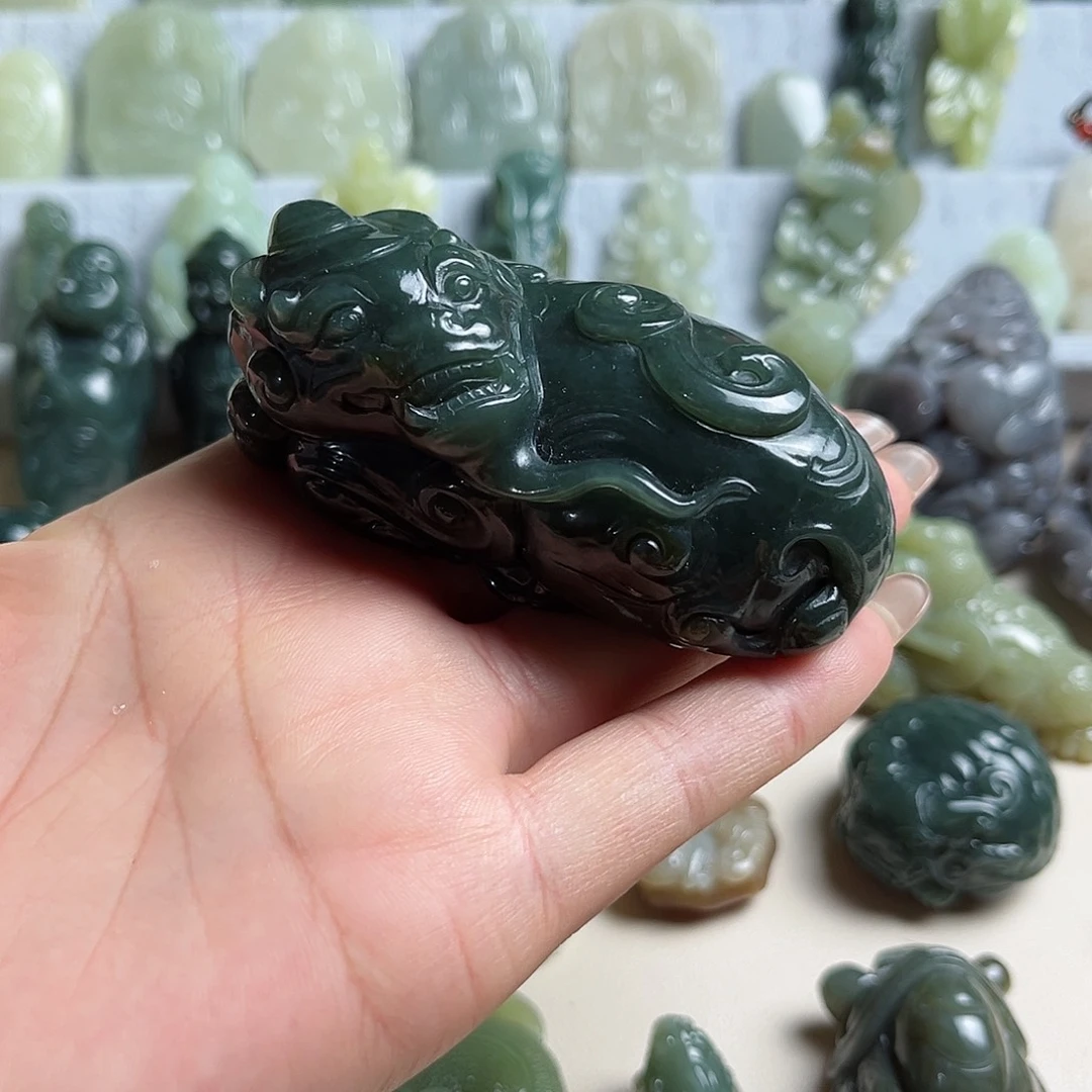 和田玉未镶嵌把件