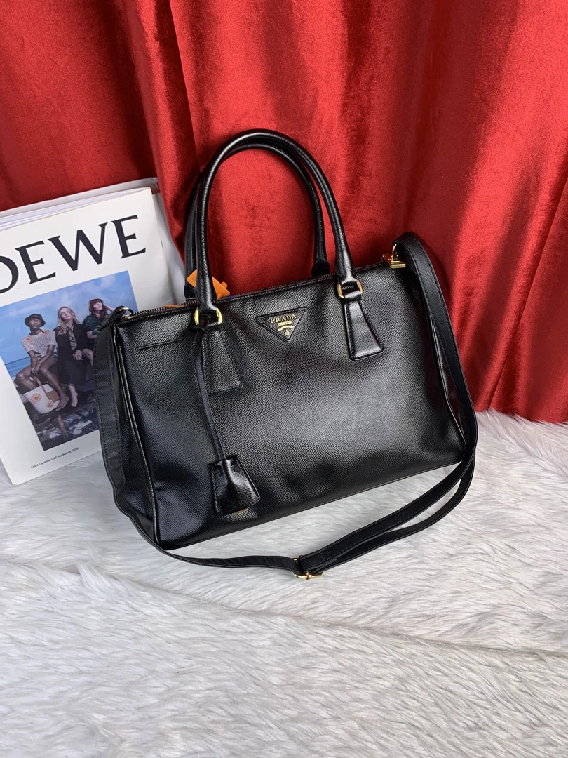 95新 Prada/普拉达 黑金杀手包/WJ09110045/0045/护