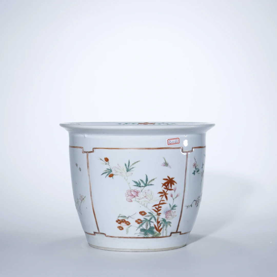 lot.10009  229 清光绪  粉彩花卉纹花盆H:19.5 D:25.6