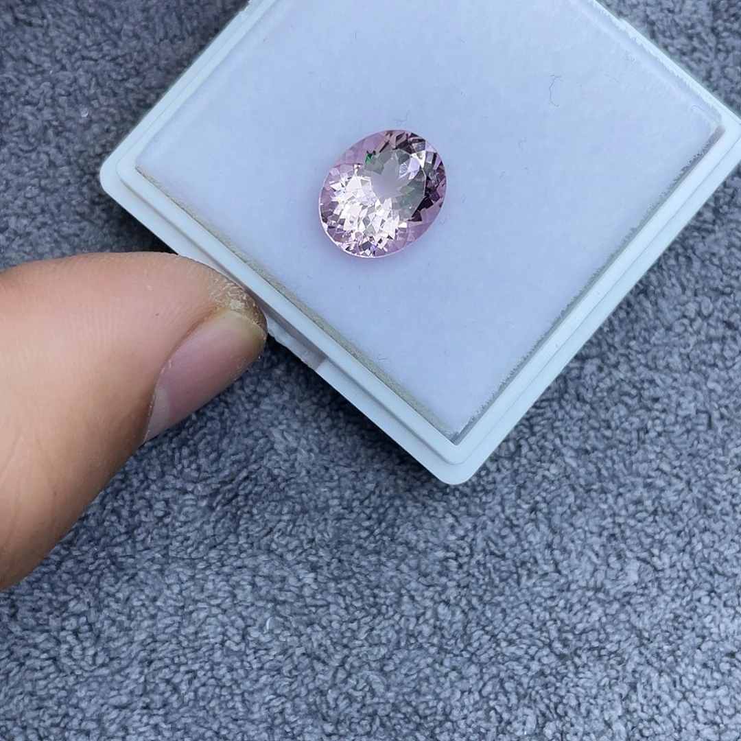 绿柱石（摩根石）裸石3.283Ct。