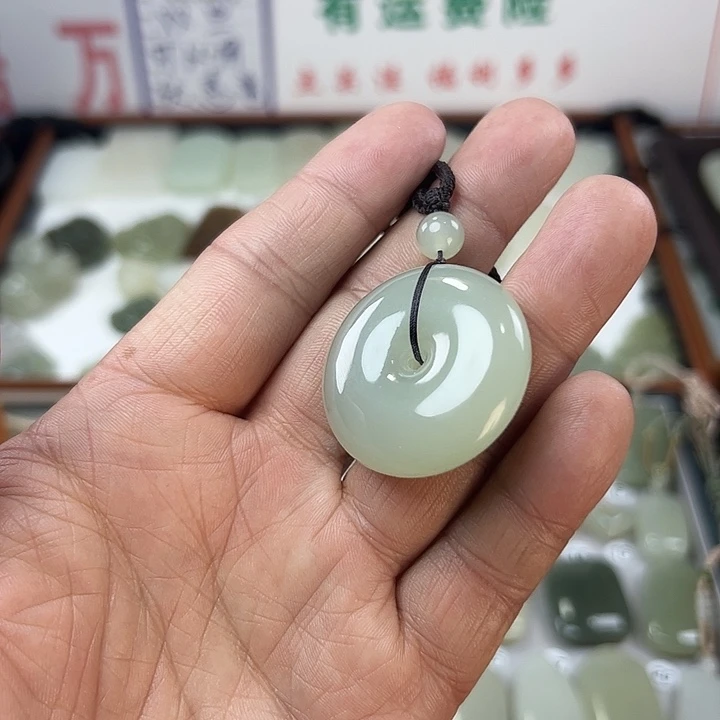 九***二和田玉未镶嵌颈饰