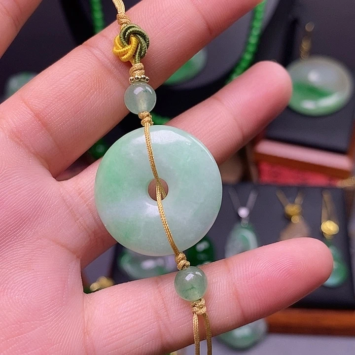 吊坠(赠链)未镶嵌翡翠