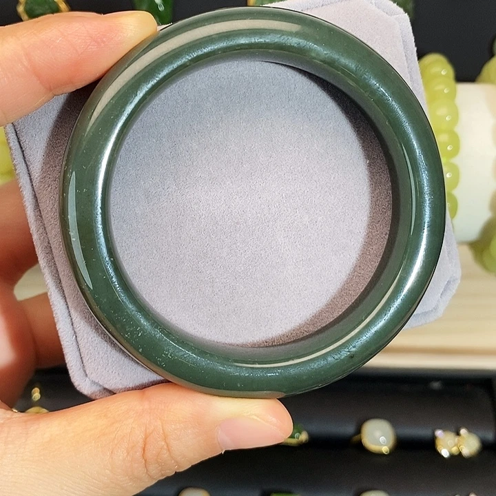 和田玉未镶嵌手镯圈口54