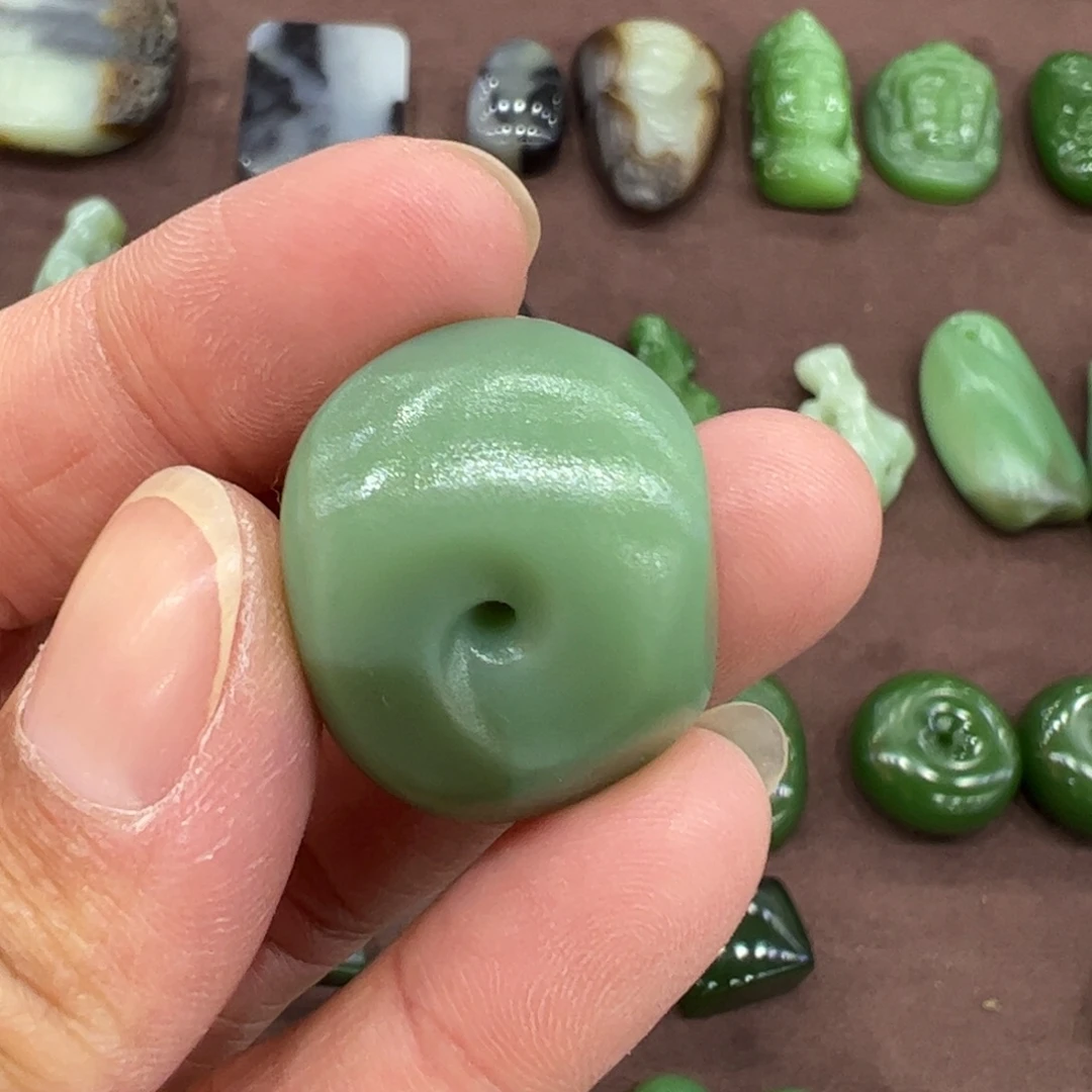 和田玉未镶嵌挂件