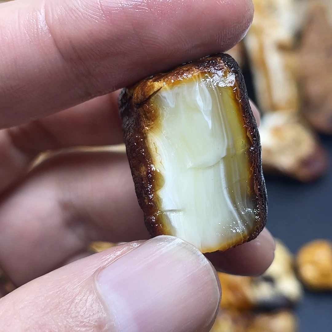 定制琥珀未镶嵌定制