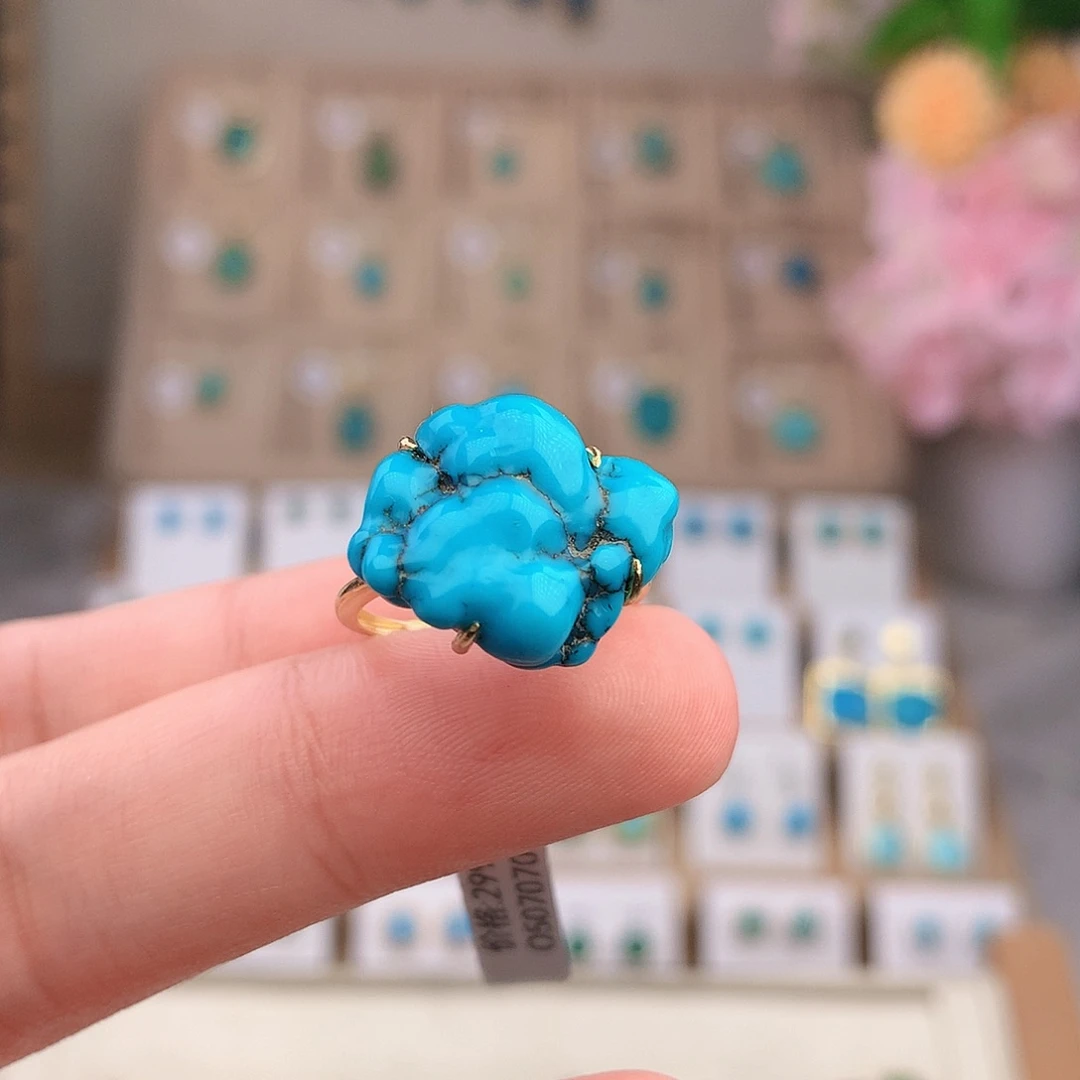 绿松石18K金镶嵌戒指