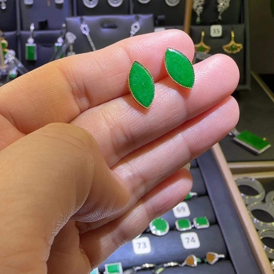 翡翠18K金镶嵌颈饰耳钉