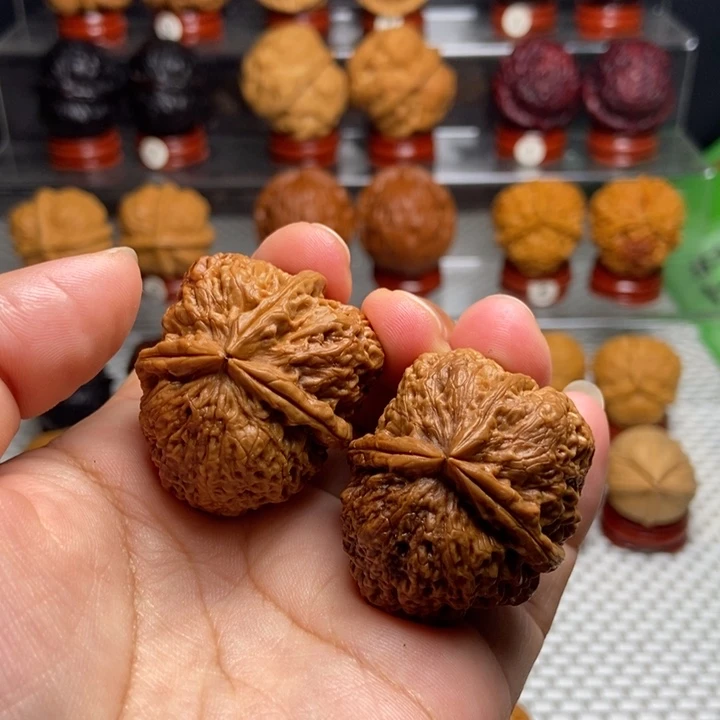 把件文玩核桃梅花三棱46