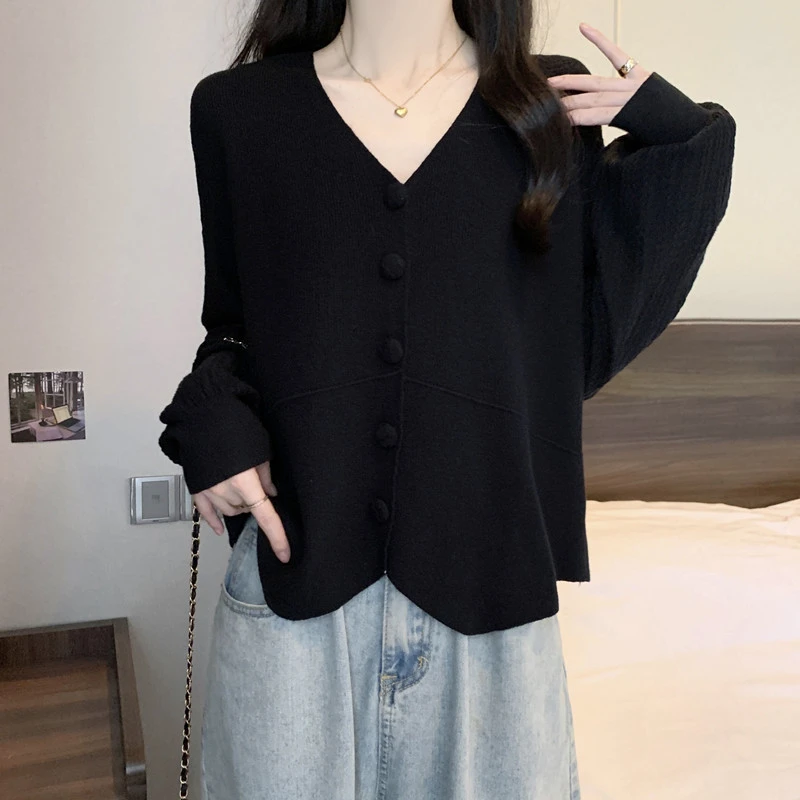大码女装遮肚子设计感V领长袖针织衫春秋胖mm宽松显瘦正肩打底衫