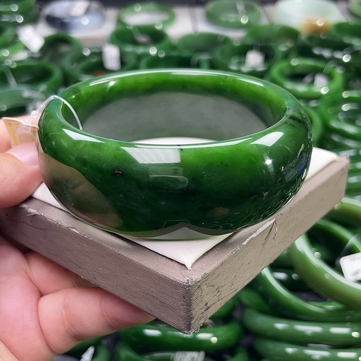 未镶嵌手镯和田玉（碧玉）