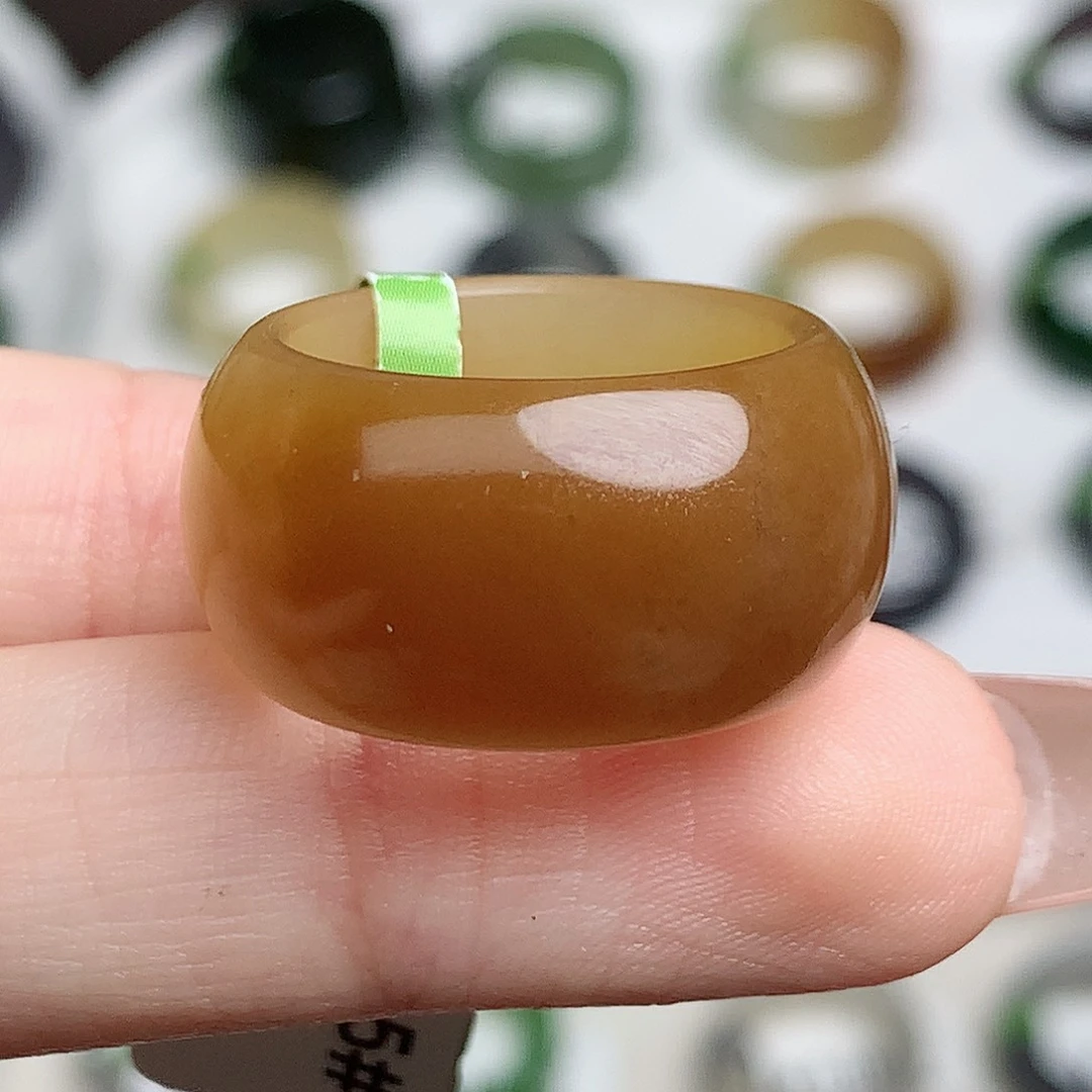 未镶嵌戒指和田玉