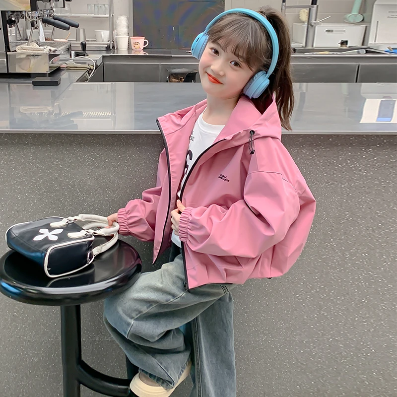 女童外套春秋装2025新款洋气儿童冲锋衣秋季中大童运动连帽拉链衫